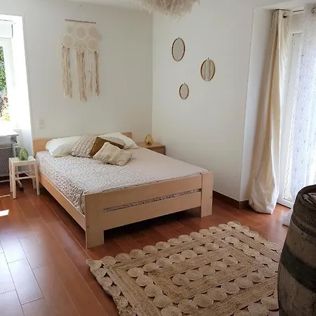 Guest house Aux Du Chadoux De *